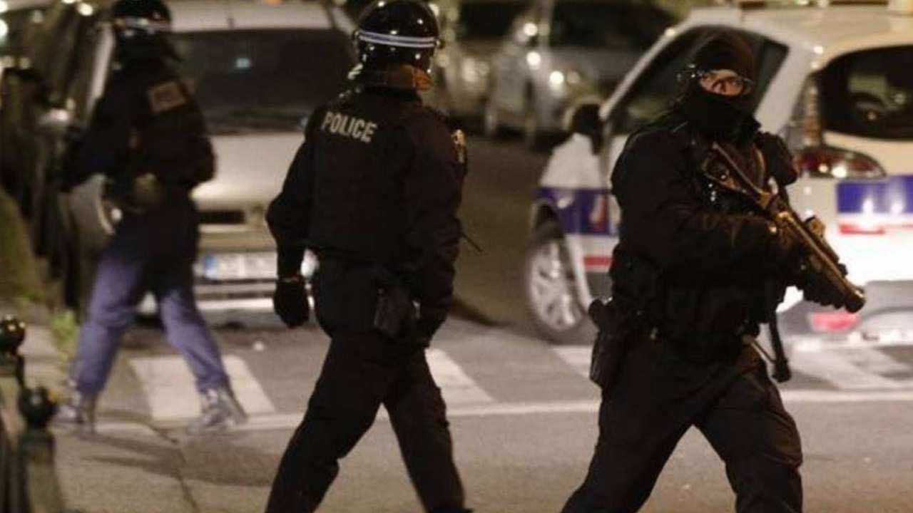 Polizia Francese Professore decapitato a Parigi