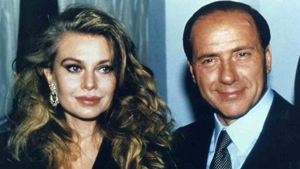 Era stupenda negli anni ’90, oggi Veronica Lario è così: eccola a 64 anni [FOTO]