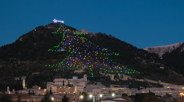 albero natale gubbio