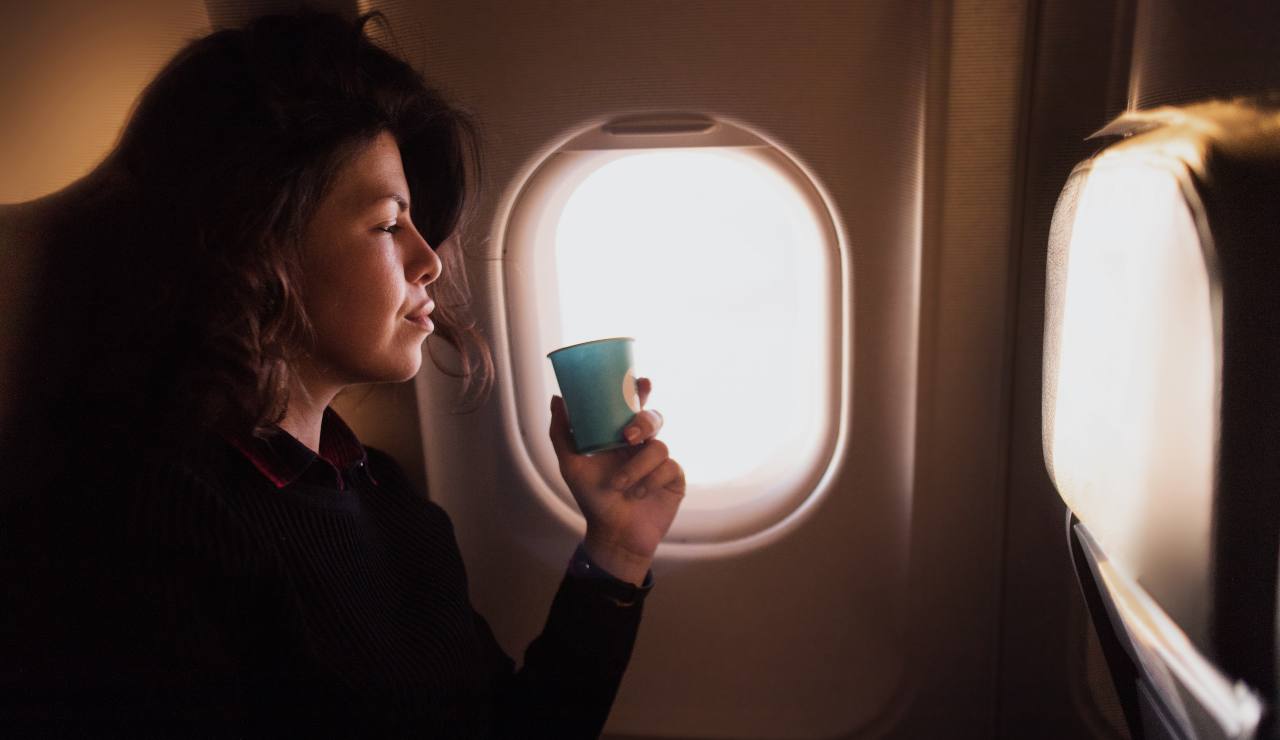 Non bere caffè in aereo-SoloNotizie24.it