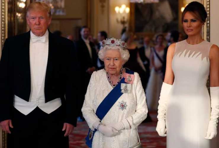 Regina Elisabetta furto a Buckingham Palace - Solonotizie24