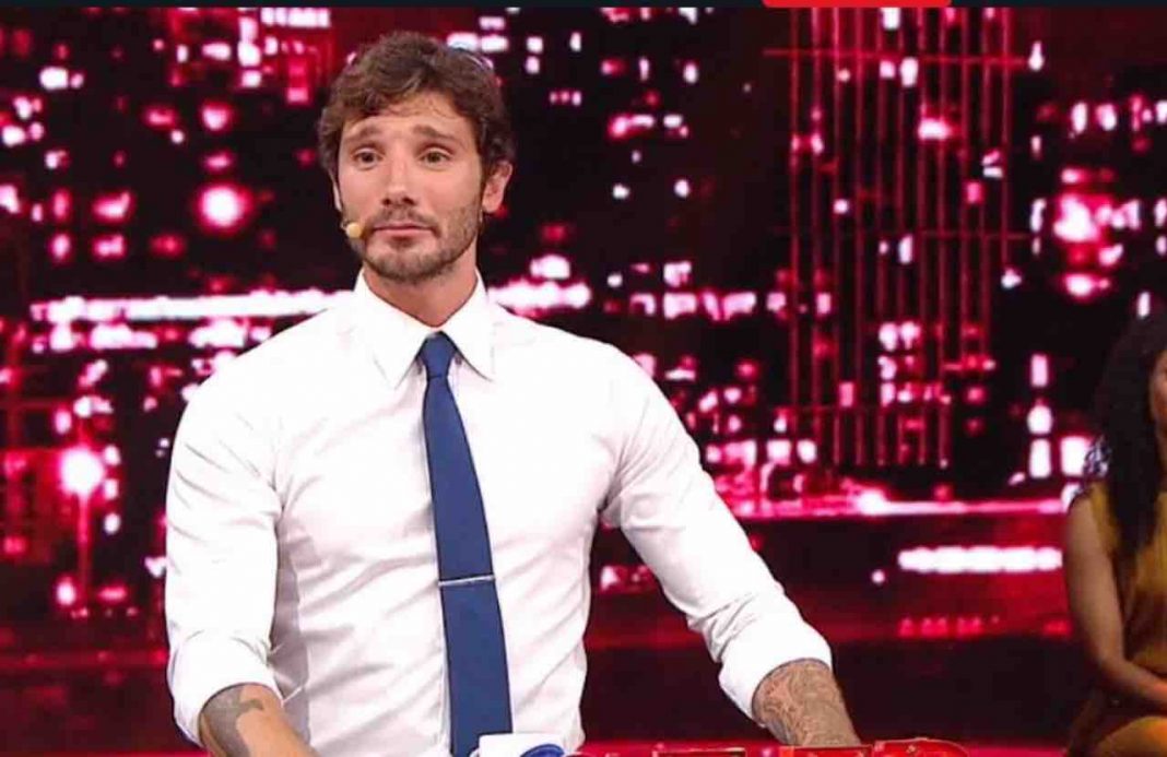 Stop a Stasera tutto è possibile salta la seconda puntata del programma con Stefano De Martino Stop a Stasera tutto è possibile salta la seconda puntata del programma con Stefano De Martino