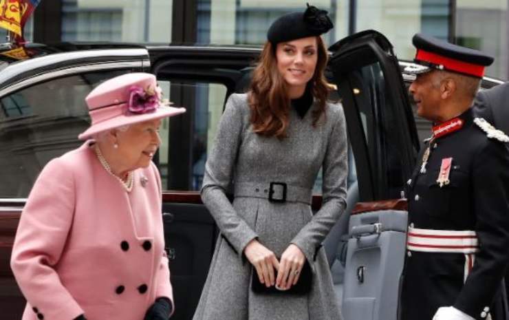 Kate-Middleton-Regina-Elisabetta-Solonotizie24