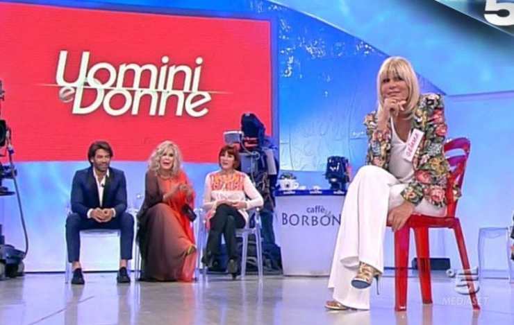 Tina umilia Gemma - Solonotizie24