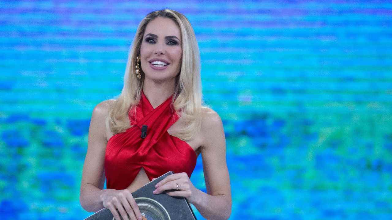 Ilary Blasi Isola dei Famosi - Solonotizie24