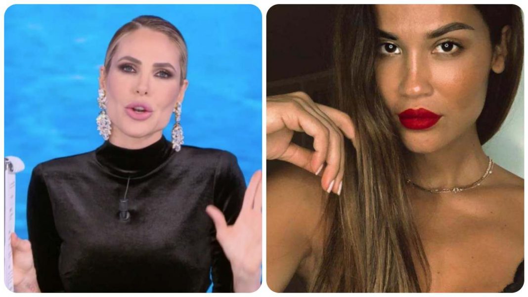 Ilary Blasi e Francesca Lodo insieme a Passaparola nel 2000 com'erano le Letterine Solonotizie24 Ilary Blasi e Francesca Lodo insieme a Passaparola nel 2000 com'erano le Letterine Solonotizie24