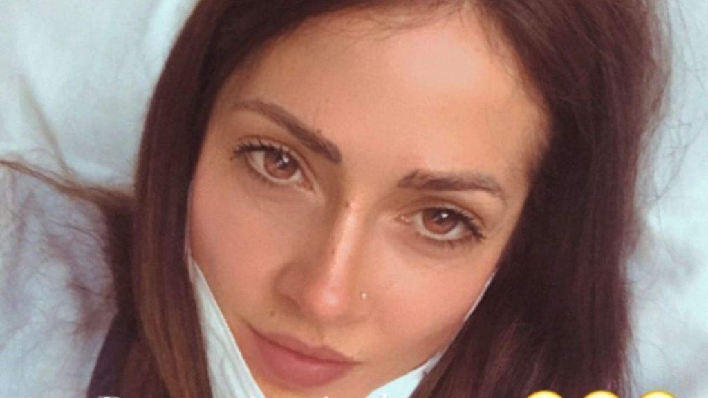 Teresa Cilia, l’ex tronista positiva al Covid: un mese fa l’operazione al cuore, come sta