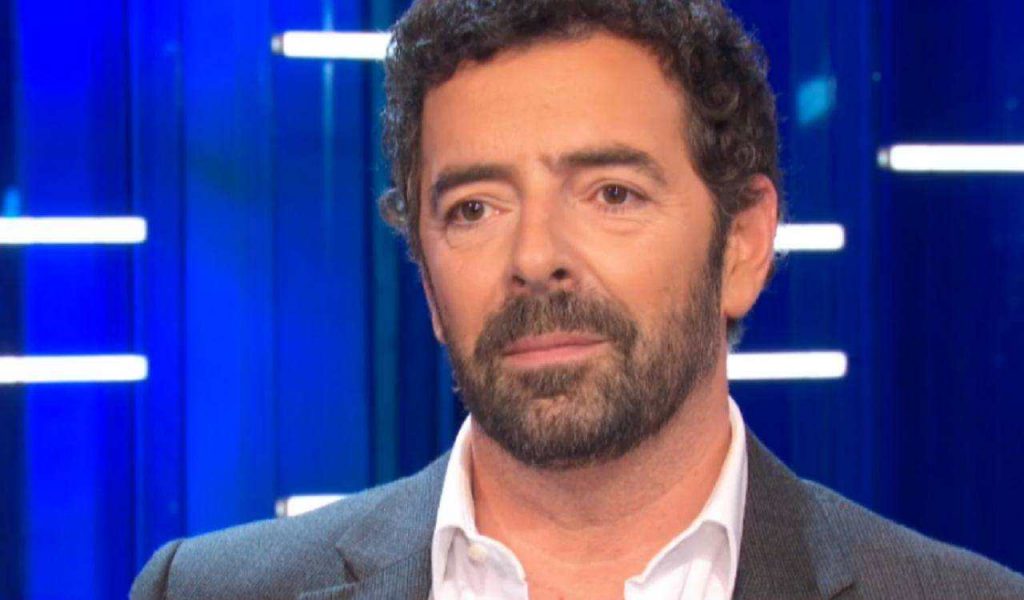 Alberto Matano, tutto sul giornalista: laurea, stipendio, fidanzata, vita privata, Instagram