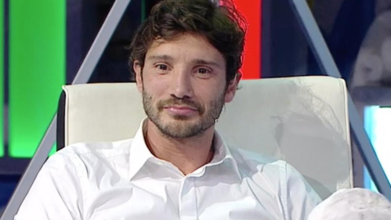 Stefano De Martino in cucina - Solonotizie24