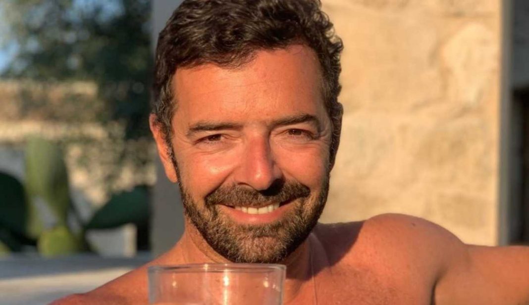 Chi è Riccardo Il Fidanzato Di Alberto Matano