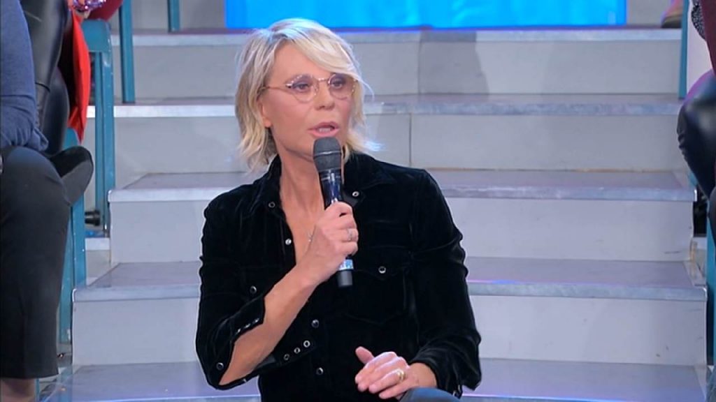 Maria De Filippi furiosa, scoperte chat su di lei al trono over: “Cacciati via da Uomini e Donne”