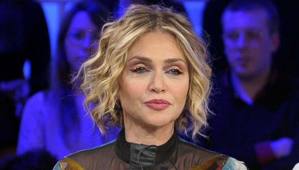 Paola Barale pazza di lui: “Peccato che sia sposato” | Dichiarazione al porno attore