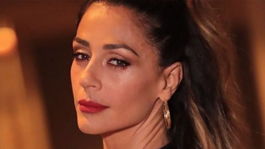 Raffaella Mennoia autrice di Amici, sbotta sui social il braccio destro di Maria De Filippi Raffaella Mennoia autrice di Amici, sbotta sui social il braccio destro di Maria De Filippi