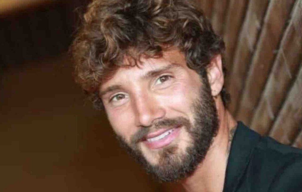 Stefano De Martino, ricordate com’era? Il suo primo ingresso nella scuola di Amici | Il VIDEO