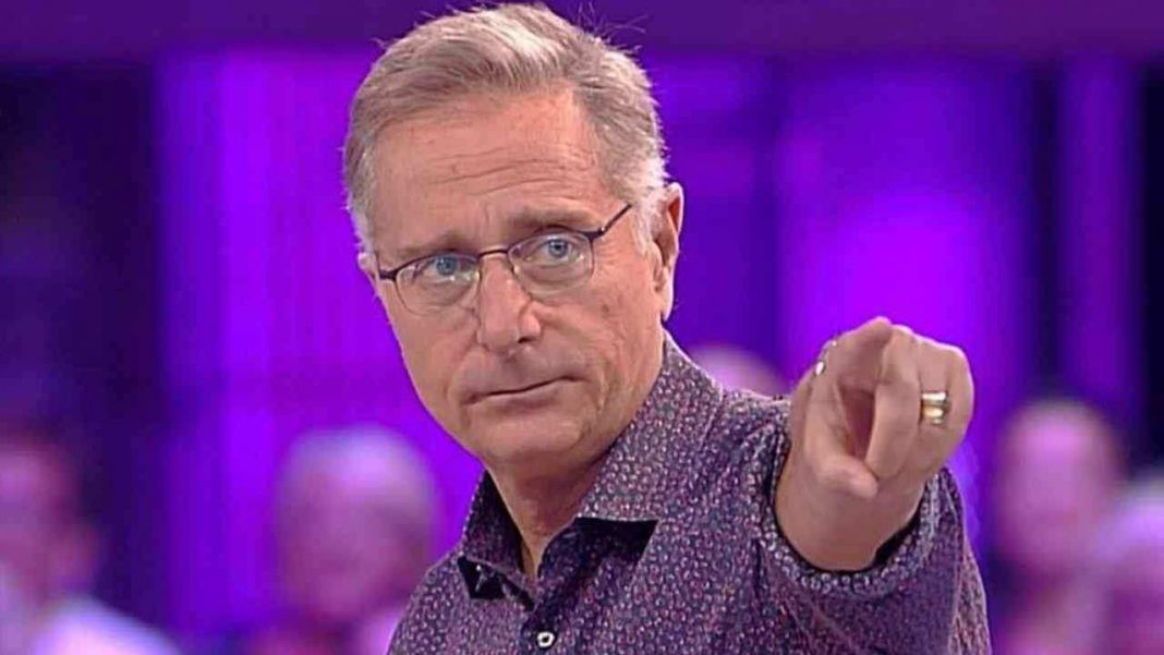 Paolo Bonolis in poche ore ridotto così La foto che sconvolge il web Solonotizie24