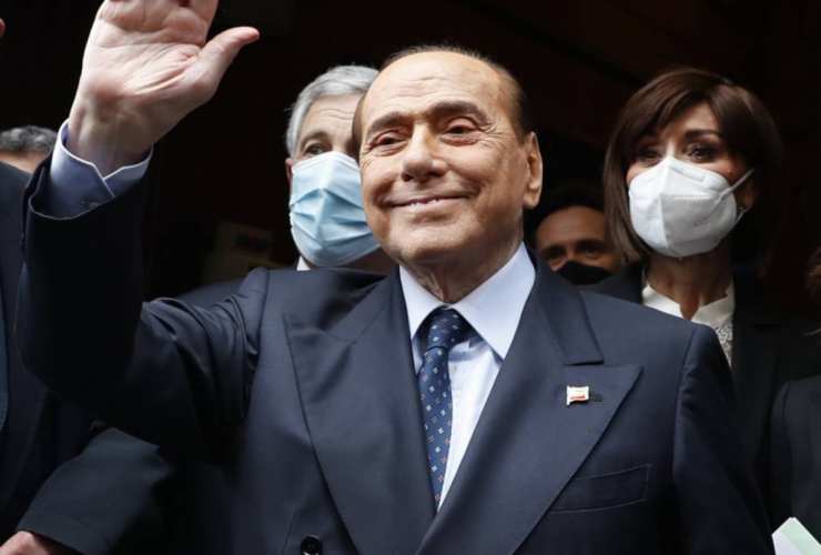 Silvio Berlusconi colpo basso - Solonotizie24
