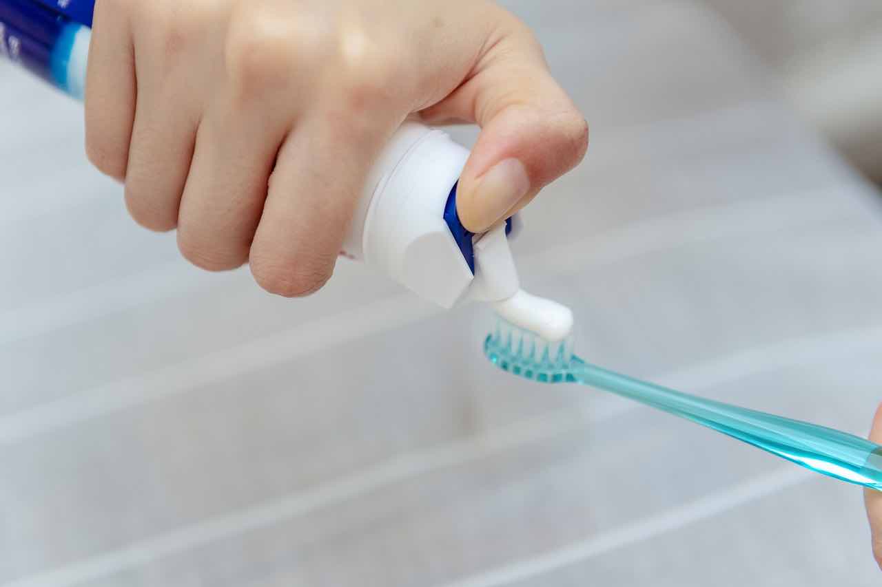 Come utilizzare diversamente il dentifricio