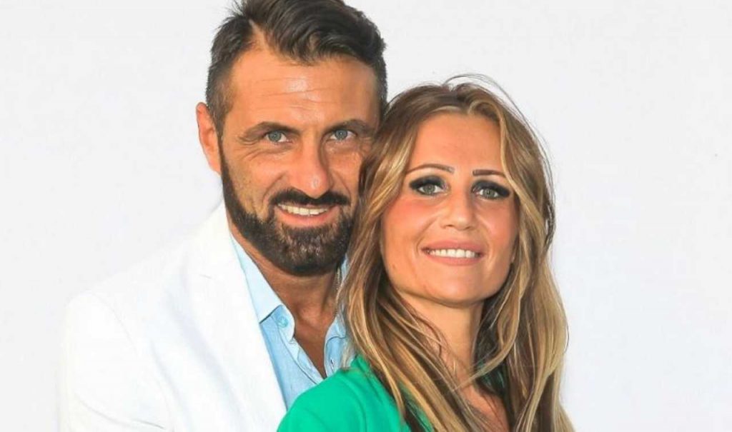 Sossio e Ursula di nuovo in vacanza , la nuova bufera sui social | “Vergognatevi”, l’ira dei followers