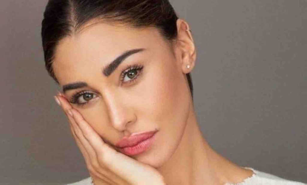 Belen Rodriguez, a 15 giorni dal parto spunta lo scatto della showgirl | Perfetta dopo due gravidanze