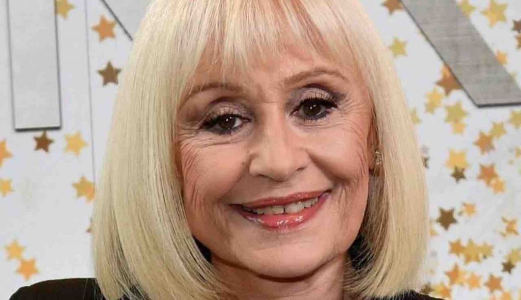 Funerali Raffaella Carrà chi c’era e chi è intervenuto | Le commoventi immagini