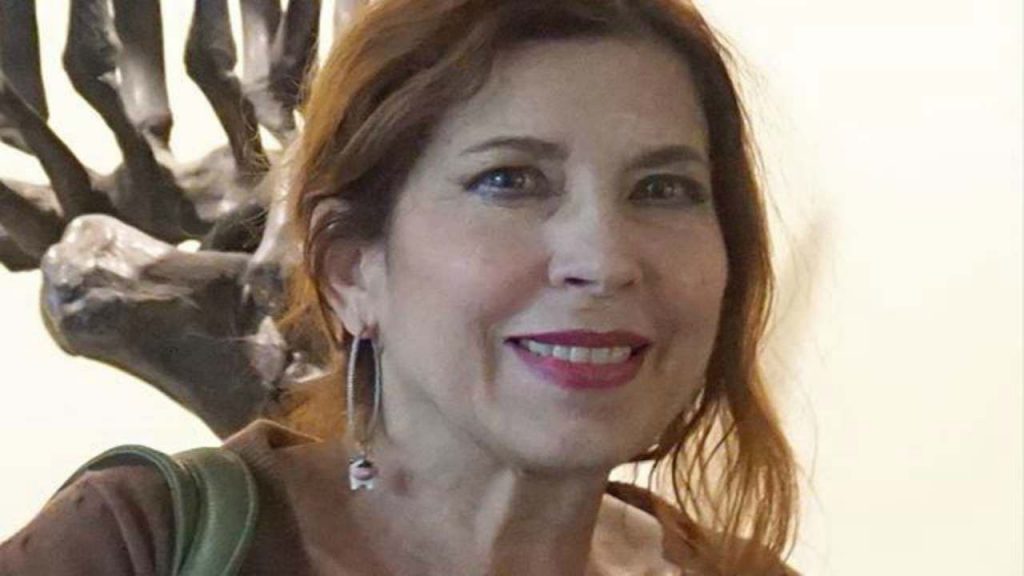 Lei è la mamma di una delle showgirl più belle, sono identiche: la riconoscete?