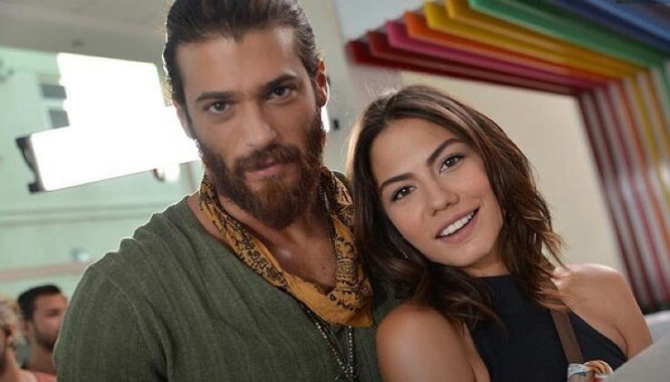 Can Yaman E Demet Ozdemir In Italia