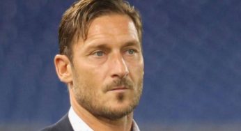 Francesco Totti estate d’amore, baciato da un’altra donna che è Ilary Blasi | Il video