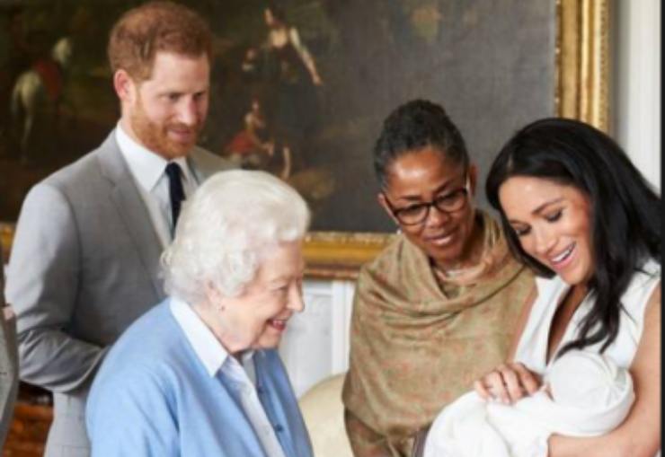 Regina Elisabetta paura Meghan Markle - Solonotizie24