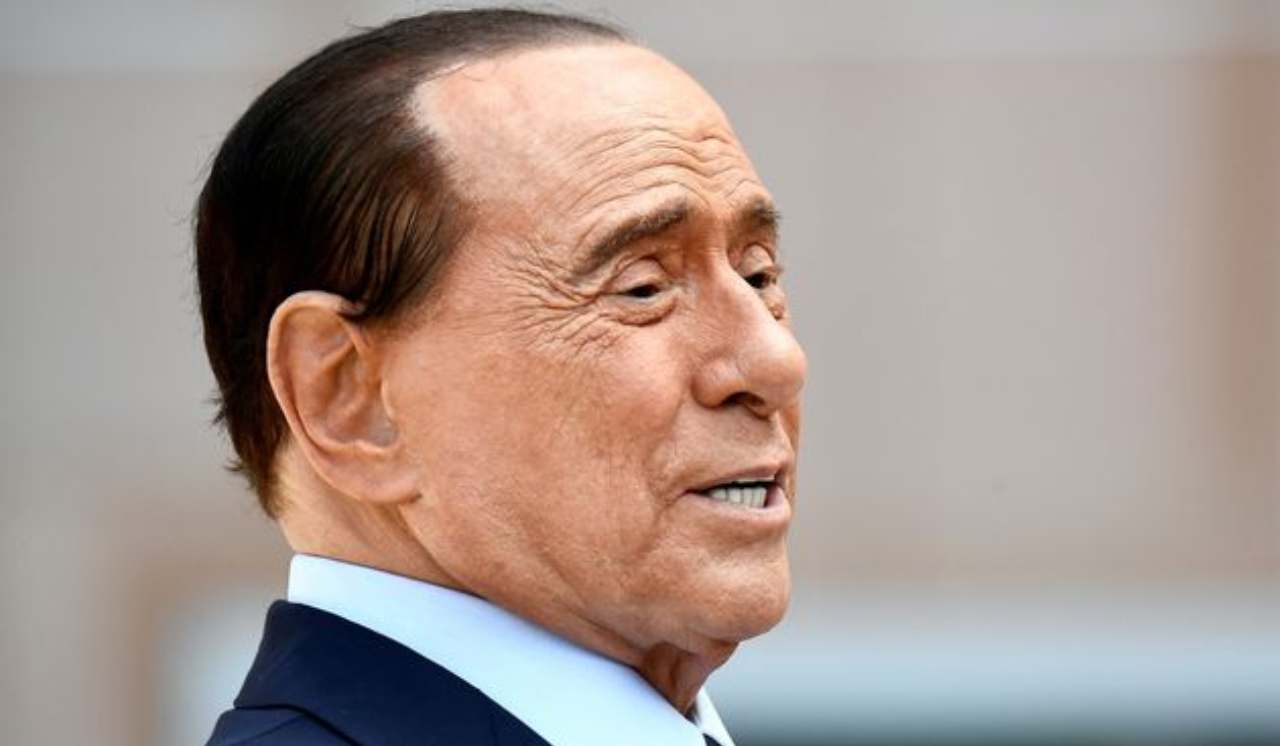 Silvio Berlusconi lifting - Solonotizie24