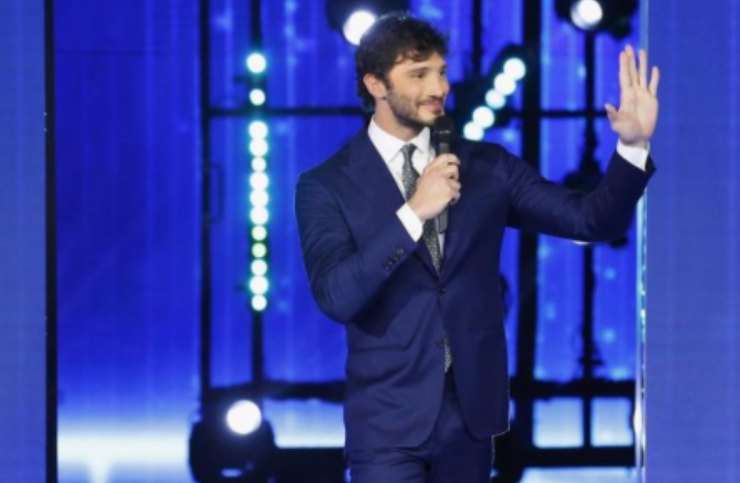 Stefano De Martino Belen frecciatina - Solonotizie24