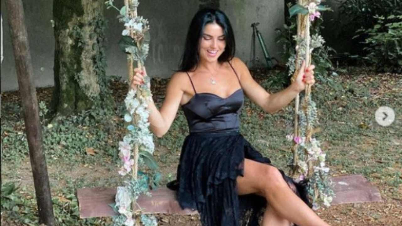 Teresa Langella dolce attesa pancino - Solonotizie24