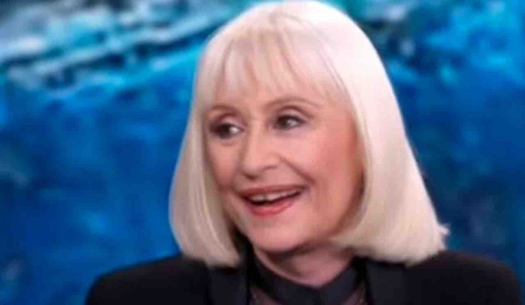 Raffaella Carrà perché portava sempre il caschetto biondo: il motivo