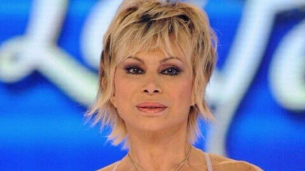 Carmen Russo mamma a 53 anni: il triste retroscena sulla maternità