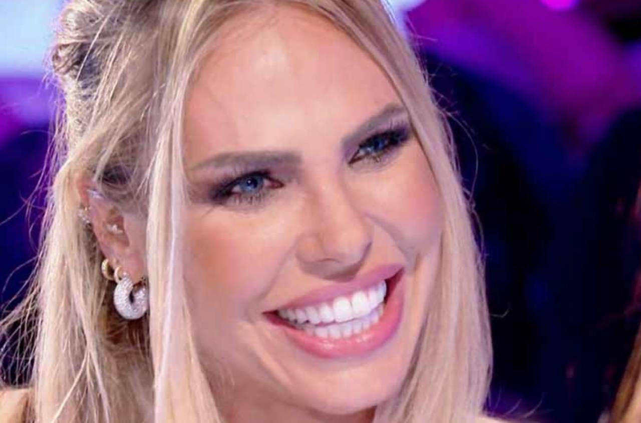 Ilary Blasi sosia - Solonotizie24