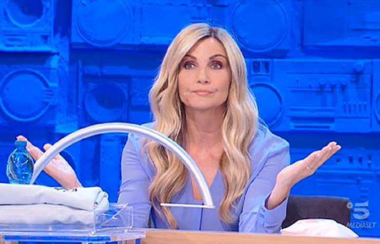 Maria De Filippi gela Amici - Solonotizie24