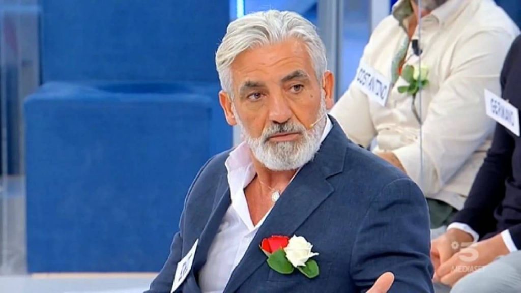 Uomini e Donne, Biagio “sfruttato” per cene costose: quanto ha speso