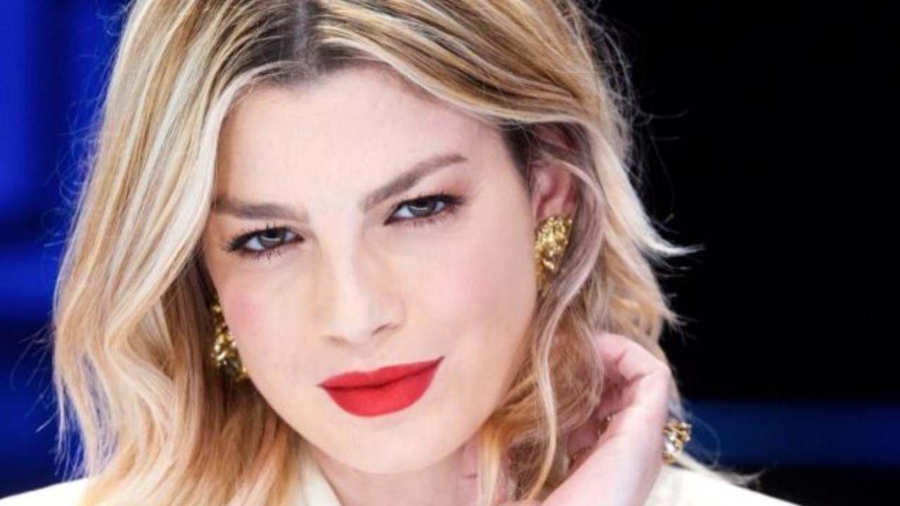 Emma Marrone taglia i capelli - Solonotizie24