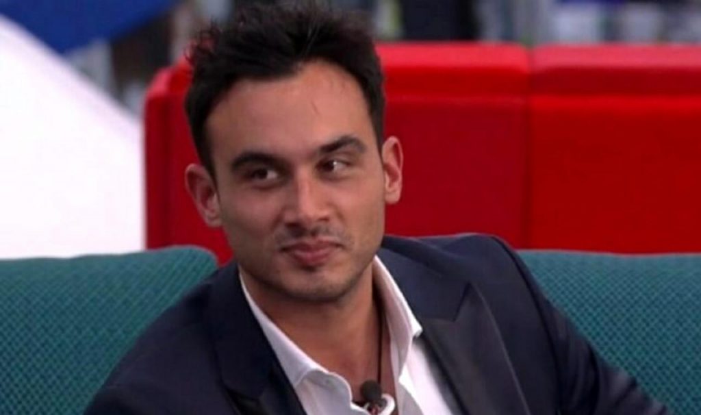 GFVip, Nicola Pisu confessa: “Un medico è venuto nei camerini…”
