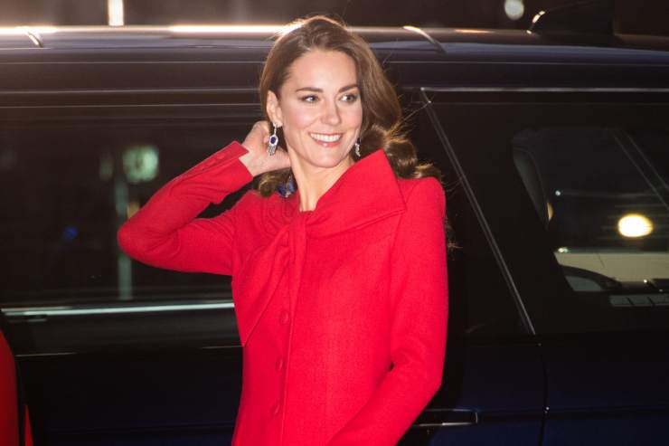 Kate Middleton regalo Regina - Solonotizie24