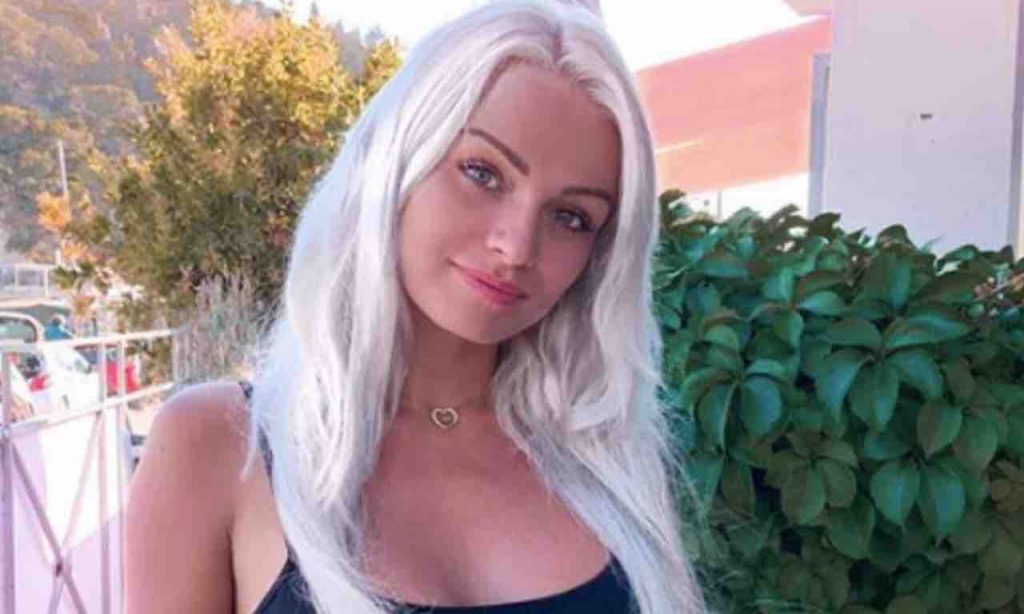 Mercedesz Henger sta infuocando il web: lo scatto hot della showgirl