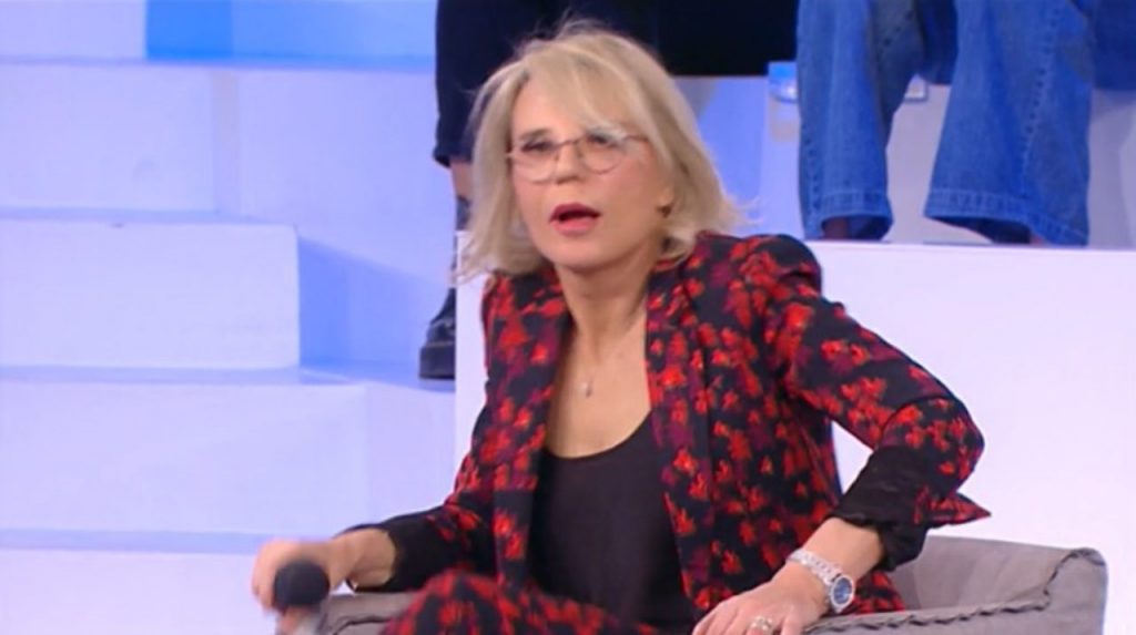 Amici, malore in studio: Maria De Filippi ferma tutto