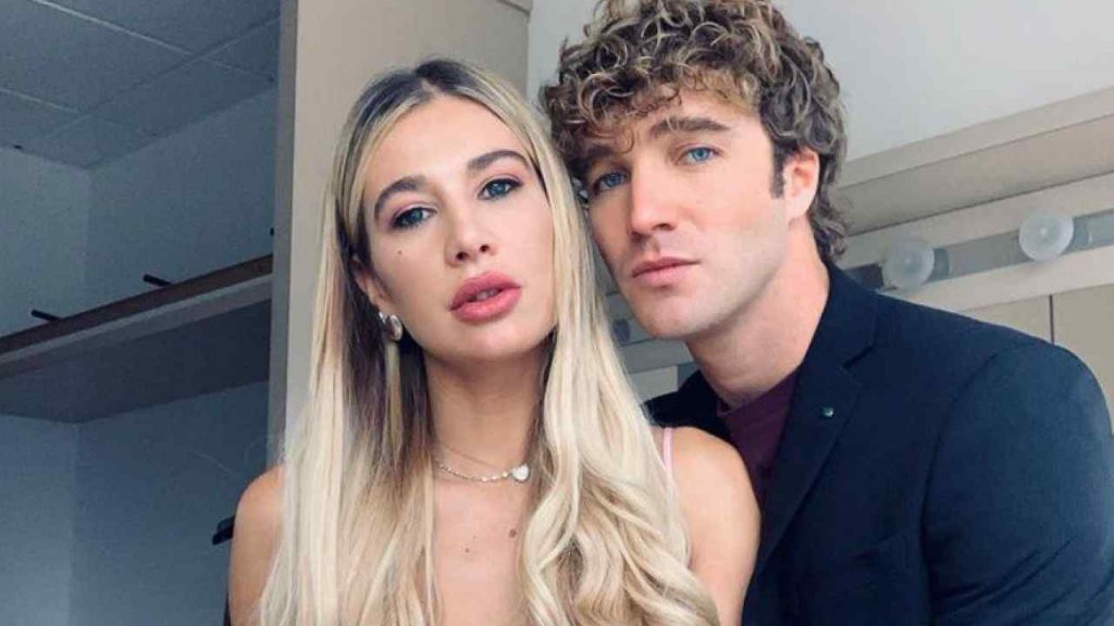 Clizia e Paolo Ciavarro, nato il loro primo figlio: la foto Instagram boom di like in ospedale
