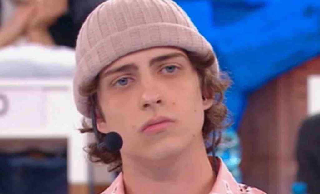Sanremo, Sangiovanni positivo al tampone, l’allarme poi rientra