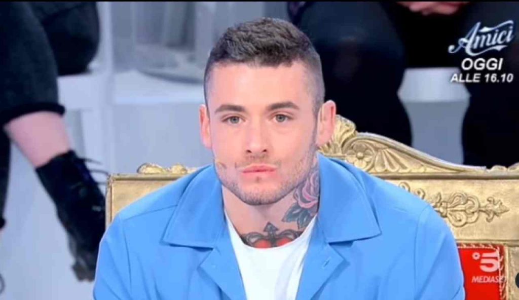 Uomini e Donne, avete visto la nuova corteggiatrice di Matteo? Biondissima e occhi azzurri