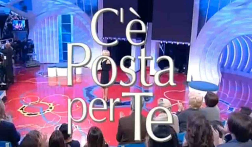 C’è Posta per Te il gesto inaspettato: il pubblico senza parole