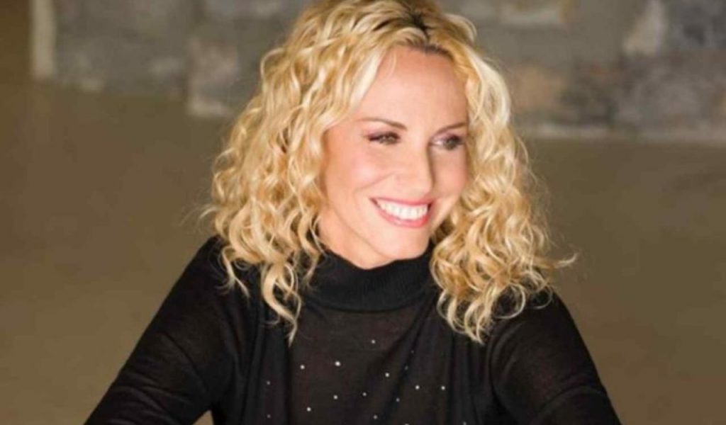 Antonella Clerici, la foto con la sorella Cristina è boom di like: eccole bellissime
