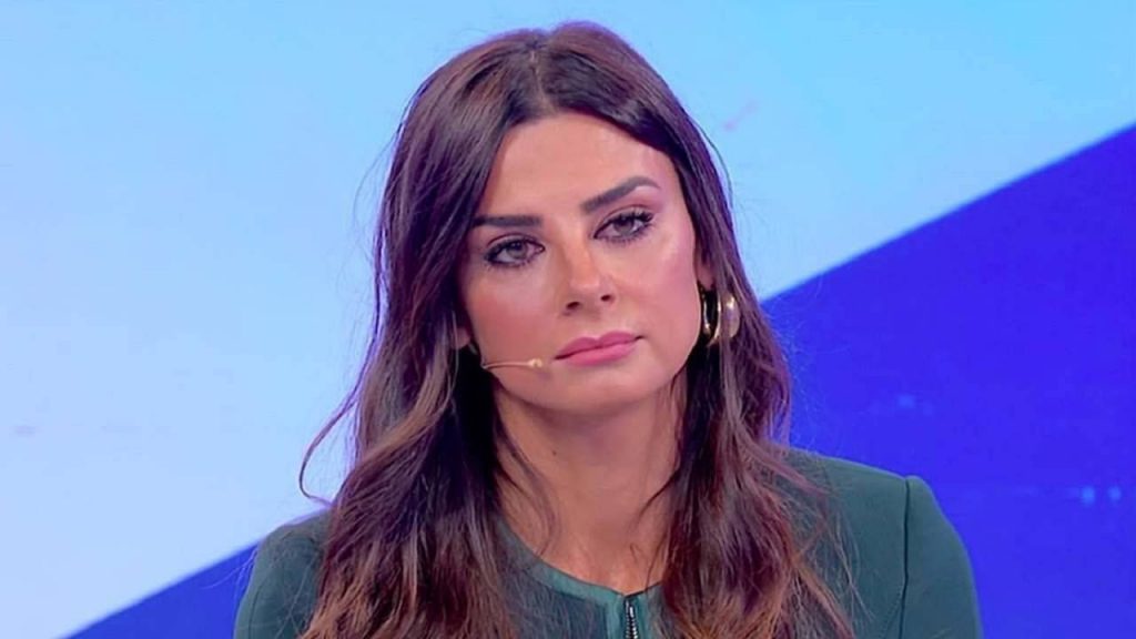 Serena Enardu, ricovero in ospedale: come sta
