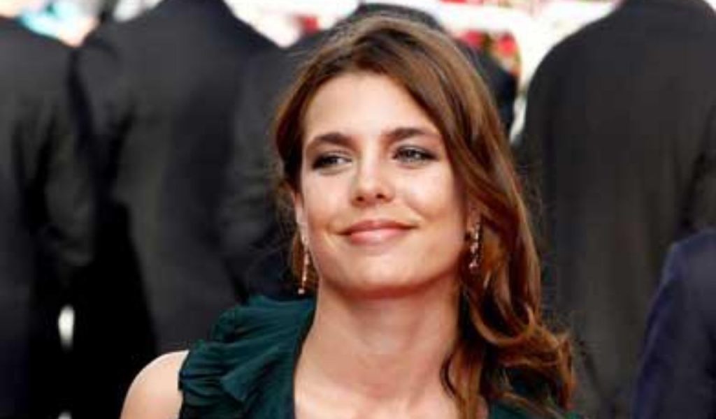 Charlotte Casiraghi incanta vestita Chanel: il vestito è da infarto