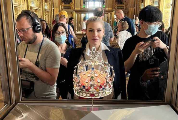 Barbara Berlusconi: al Louvre, il suo outfit è pazzesco! Foto presa dal profilo Instagram di Barbara Berlusconi