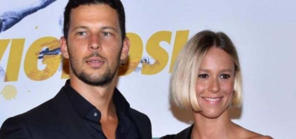 Federica Pellegrini, matrimonio rinviato; il motivo è incredibile